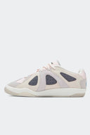 adidas BADBO 1.1 x Bad Bunny Chalk White, vista lateral interior con ventanas de malla gris