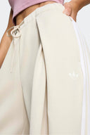 ADIDAS ORIGINALS BY JENNIE PANTALON CON PLIEGUES