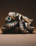 <span style="text-decoration:underline"><strong>SNEAKERS</strong></span>