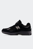 NEW BALANCE 2002R GORE-TEX PROTECTION PACK BLACK MAGNET