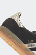 ADIDAS GAZELLE INDOOR CORE BLACK WONDER - MUJER