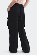 NIKE PANTALON CARGO - MUJER