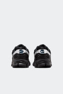 NIKE ZOOM VOMERO 5 CHROME - MUJER
