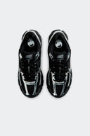 NIKE ZOOM VOMERO 5 CHROME - MUJER