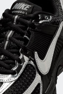 NIKE ZOOM VOMERO 5 CHROME - MUJER
