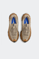 NIKE ZOOM VOMERO ROAM FLAX - MUJER