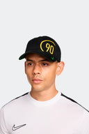 NIKE GORRA TOTAL 90 NEGRA CON AMARILLO