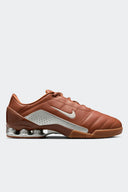 NIKE TOTAL 90 SHOX MAGIA MARRON - MUJER