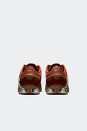 NIKE TOTAL 90 SHOX MAGIA MARRON - MUJER