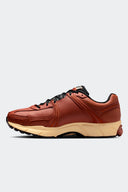 NIKE ZOOM VOMERO 5 SWOOSHLESS PONY SAIL