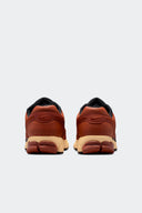 NIKE ZOOM VOMERO 5 SWOOSHLESS PONY SAIL