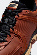 NIKE ZOOM VOMERO 5 SWOOSHLESS PONY SAIL